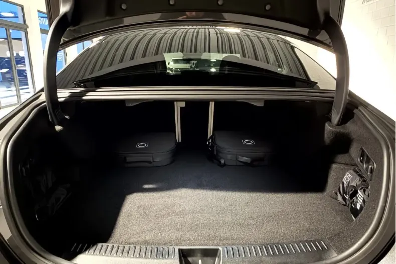 Mercedes-Benz E 300 (Clasa E) din 2024 cu 22.540 km - oferta MER196067 - foto 7