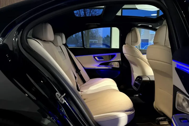 Mercedes-Benz E 300 (Clasa E) din 2024 cu 22.540 km - oferta MER196067 - foto 8