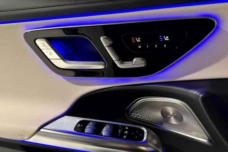 Mercedes-Benz E 300 (Clasa E) din 2024 cu 22.540 km - oferta MER196067 - foto 15