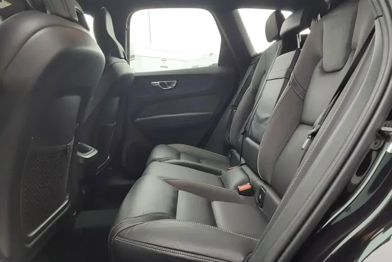 Volvo XC60 din 2021 cu 90.100 km - oferta VOL196068 - foto 8