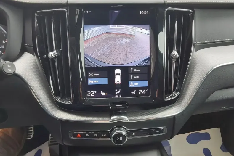 Volvo XC60 din 2021 cu 90.100 km - oferta VOL196068 - foto 11