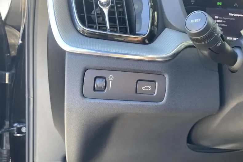 Volvo XC60 din 2022 cu 88.790 km - oferta VOL196070 - foto 14