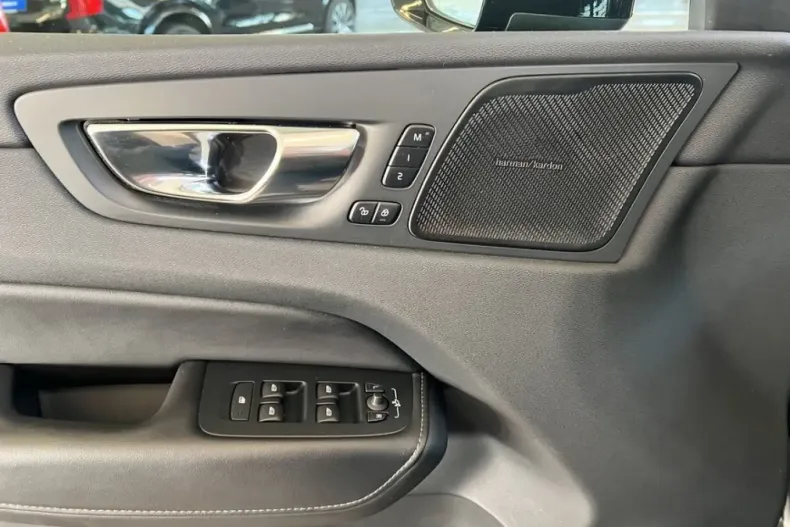 Volvo XC60 din 2022 cu 127.896 km - oferta VOL196073 - foto 17
