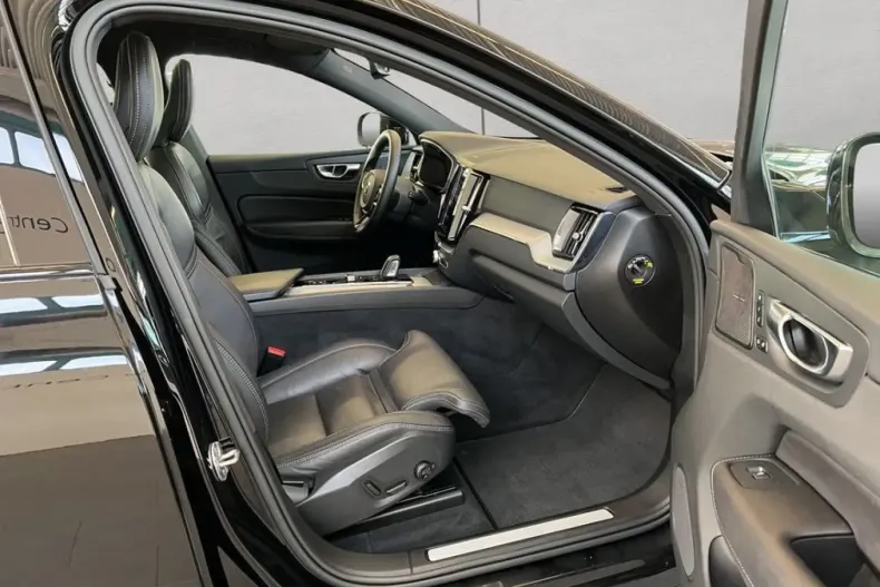 Volvo XC60 din 2022 cu 127.896 km - oferta VOL196073 - foto 19