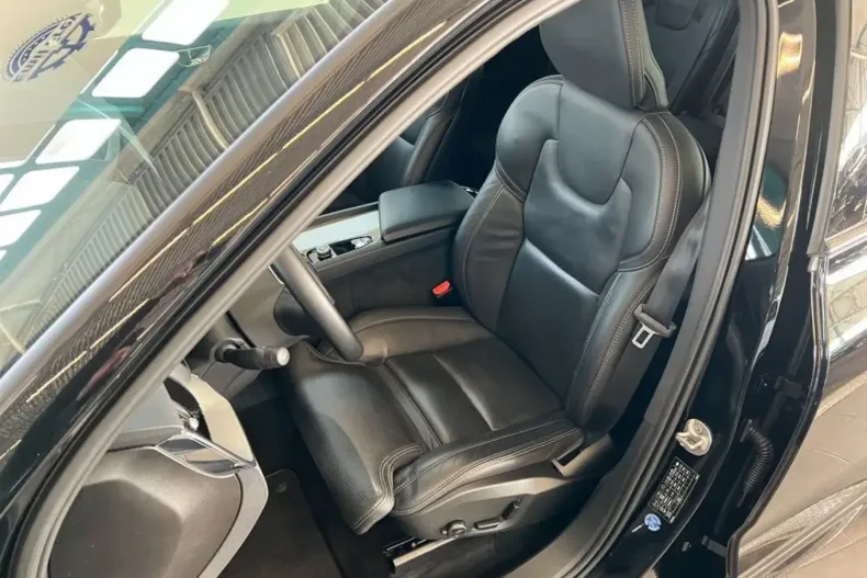 Volvo XC60 din 2022 cu 127.896 km - oferta VOL196073 - foto 26
