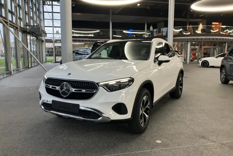 Mercedes-Benz GLC 300 (Clasa GLC) din 2024 cu 30.000 km - oferta MER196075 - foto 1