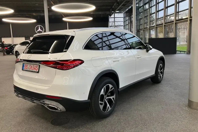Mercedes-Benz GLC 300 (Clasa GLC) din 2024 cu 30.000 km - oferta MER196075 - foto 5