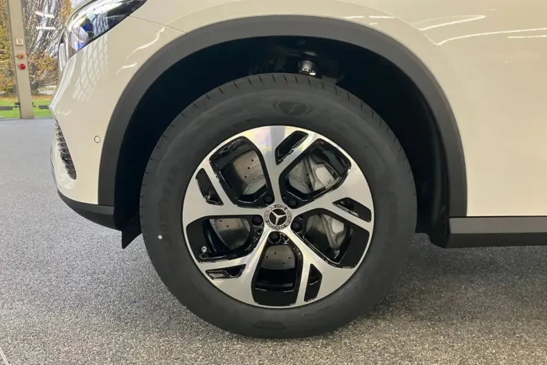 Mercedes-Benz GLC 300 (Clasa GLC) din 2024 cu 30.000 km - oferta MER196075 - foto 8