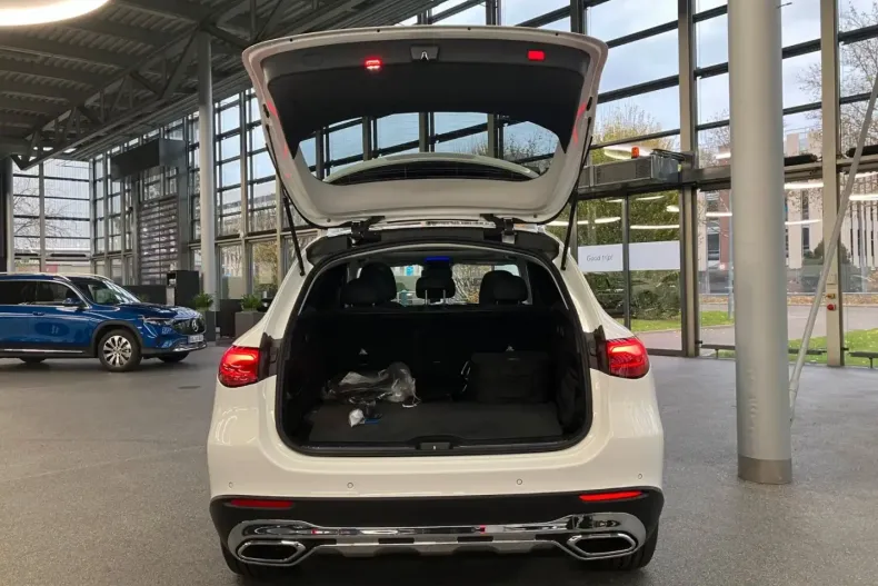 Mercedes-Benz GLC 300 (Clasa GLC) din 2024 cu 30.000 km - oferta MER196075 - foto 9