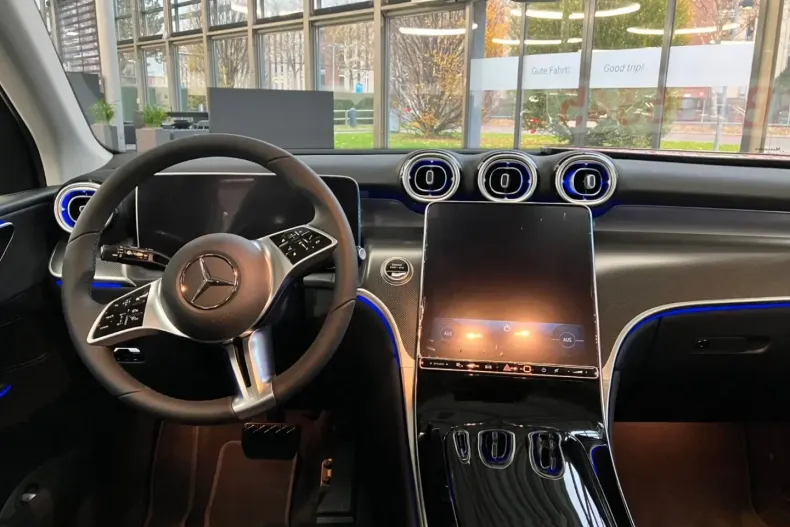 Mercedes-Benz GLC 300 (Clasa GLC) din 2024 cu 30.000 km - oferta MER196075 - foto 11