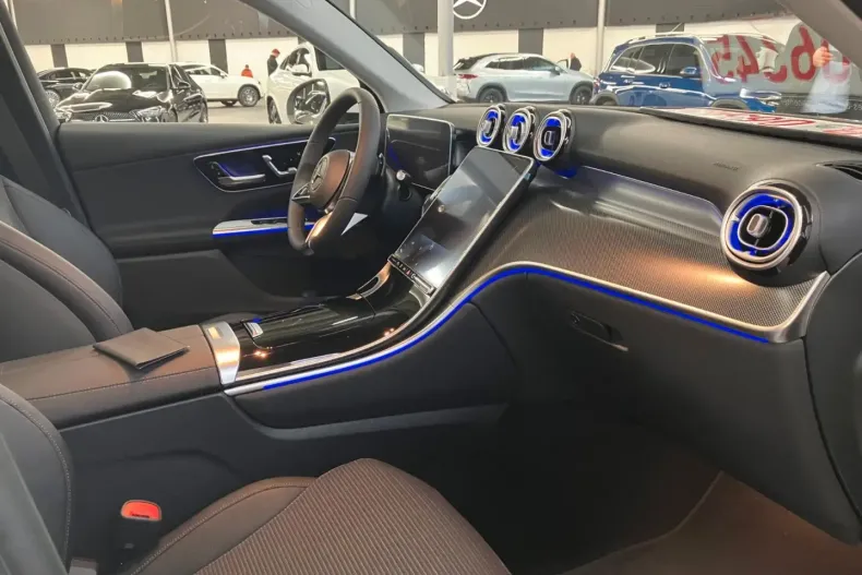Mercedes-Benz GLC 300 (Clasa GLC) din 2024 cu 30.000 km - oferta MER196075 - foto 13