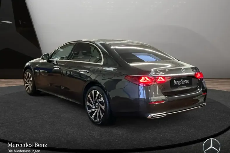 Mercedes-Benz E 300 (Clasa E) din 2025 cu 3.370 km - oferta MER196076 - foto 7