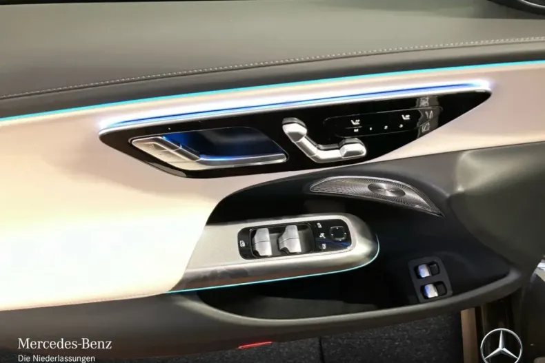 Mercedes-Benz E 300 (Clasa E) din 2025 cu 3.370 km - oferta MER196076 - foto 14