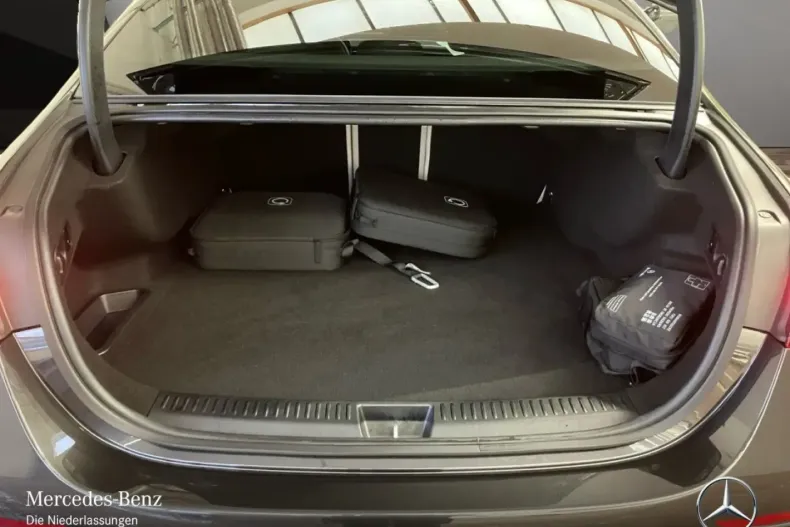 Mercedes-Benz E 300 (Clasa E) din 2025 cu 3.370 km - oferta MER196076 - foto 15