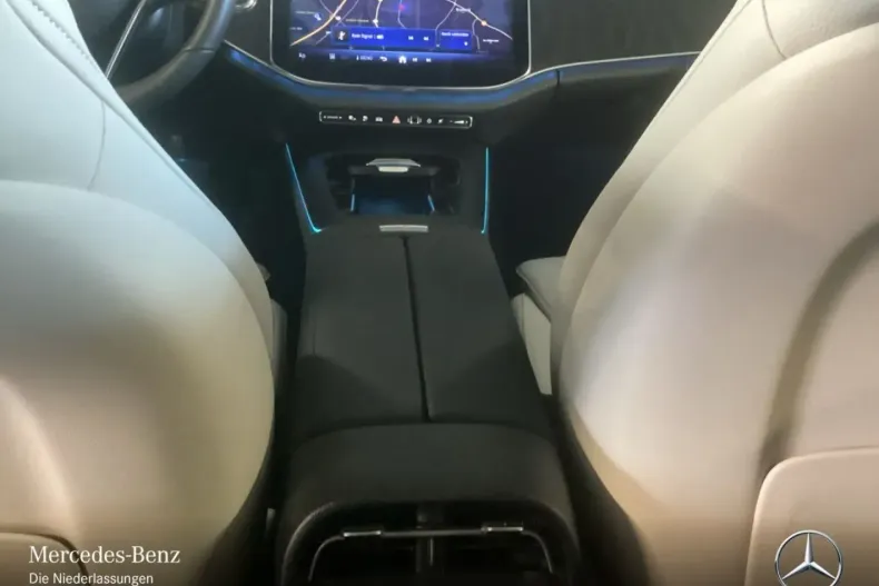 Mercedes-Benz E 300 (Clasa E) din 2025 cu 8.530 km - oferta MER196077 - foto 11