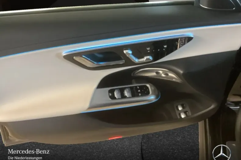 Mercedes-Benz E 300 (Clasa E) din 2025 cu 8.530 km - oferta MER196077 - foto 13