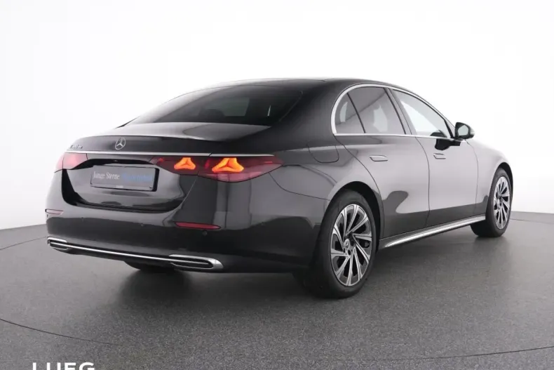 Mercedes-Benz E 300 (Clasa E) din 2024 cu 16.471 km - oferta MER196079 - foto 3