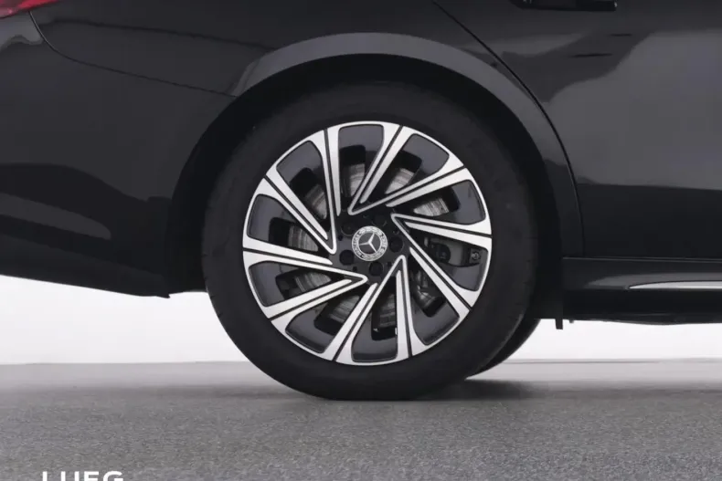 Mercedes-Benz E 300 (Clasa E) din 2024 cu 16.471 km - oferta MER196079 - foto 23