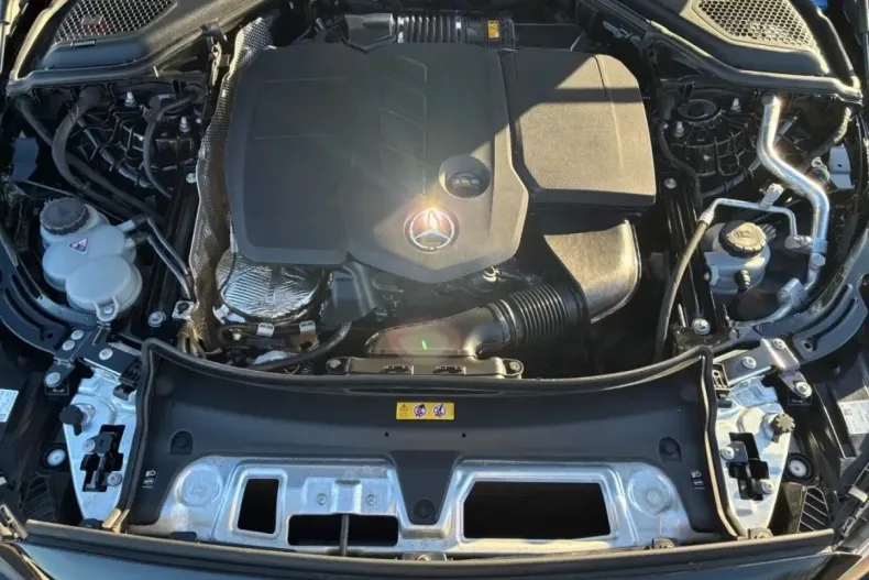 Mercedes-Benz E 220 (Clasa E) din 2024 cu 37.268 km - oferta MER196080 - foto 5