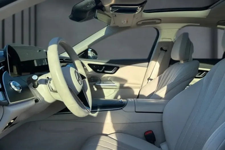 Mercedes-Benz E 220 (Clasa E) din 2024 cu 37.268 km - oferta MER196080 - foto 7