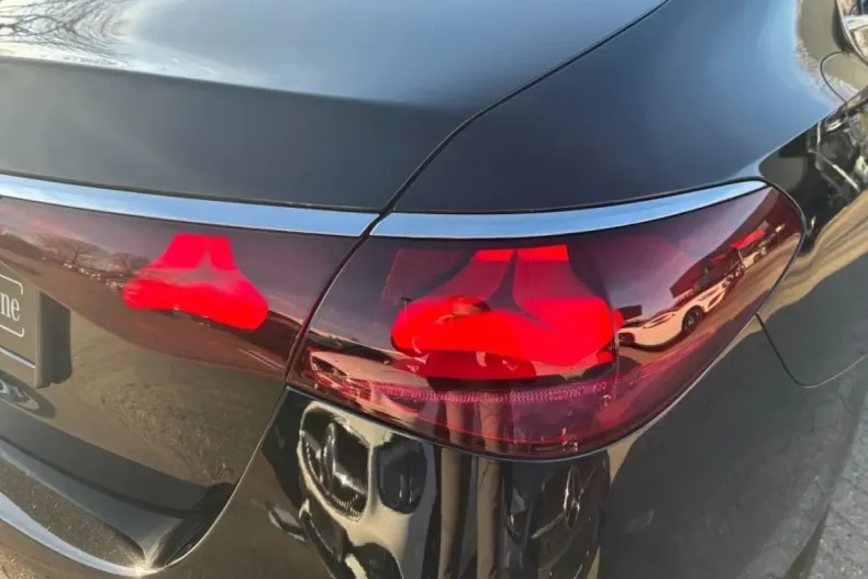 Mercedes-Benz E 220 (Clasa E) din 2024 cu 37.268 km - oferta MER196080 - foto 10