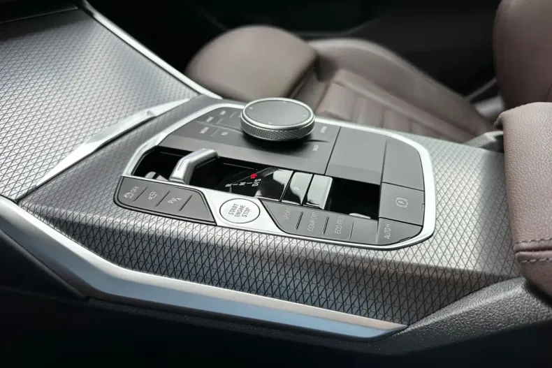 BMW M340d (Seria 3) din 2024 cu 9.814 km - oferta BMW196091 - foto 22