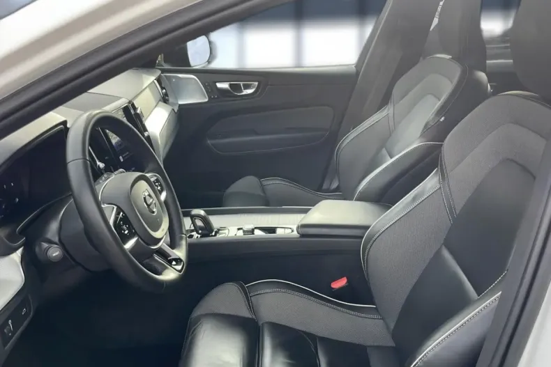 Volvo XC60 din 2022 cu 93.370 km - oferta VOL196092 - foto 6
