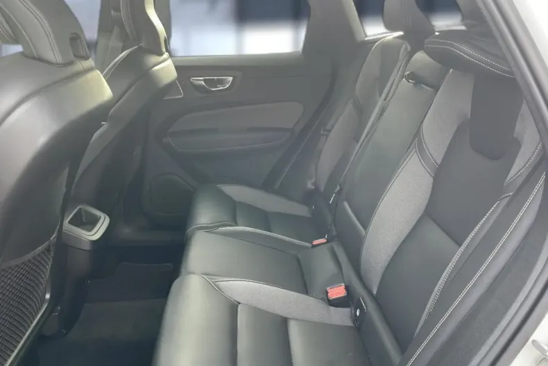 Volvo XC60 din 2022 cu 93.370 km - oferta VOL196092 - foto 9