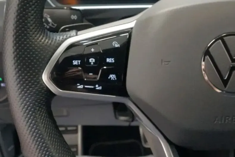 Volkswagen Tiguan din 2022 cu 74.452 km - oferta VOL196099 - foto 11