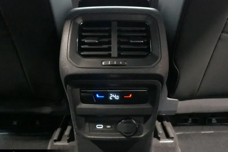 Volkswagen Tiguan din 2022 cu 74.452 km - oferta VOL196099 - foto 29