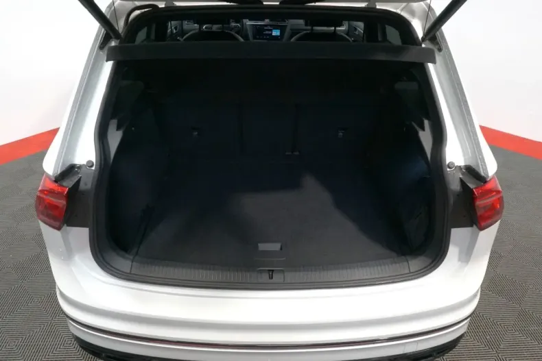 Volkswagen Tiguan din 2022 cu 74.452 km - oferta VOL196099 - foto 33