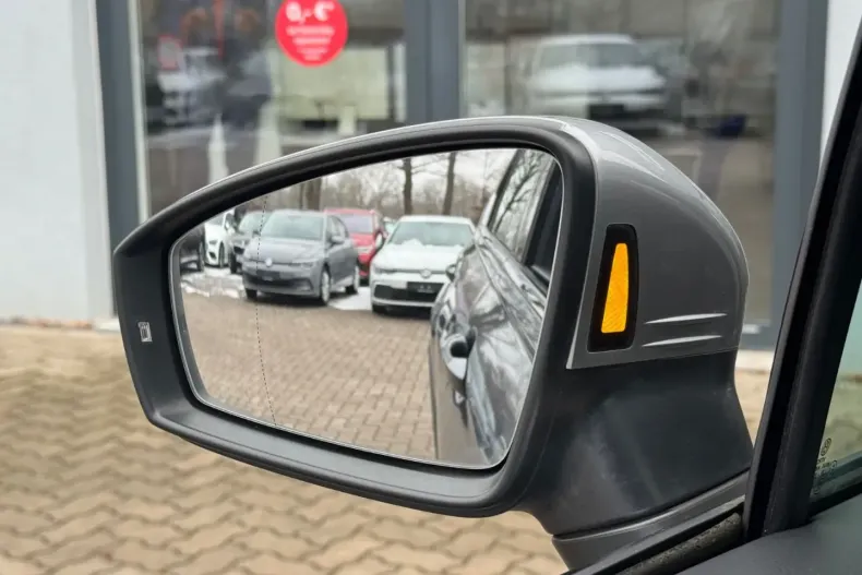 Volkswagen Tiguan din 2022 cu 63.845 km - oferta VOL196100 - foto 19