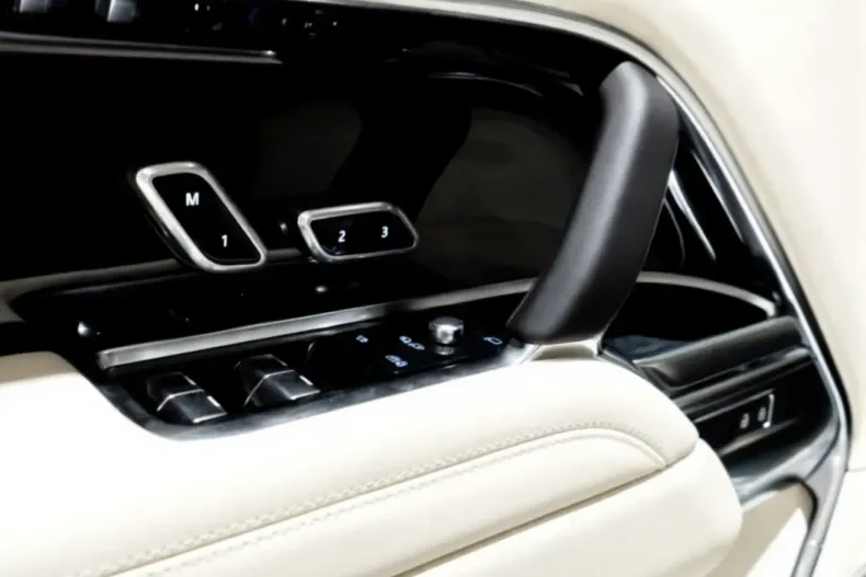 Land Rover Range Rover din 2025 cu 28 km - oferta LAN196103 - foto 13