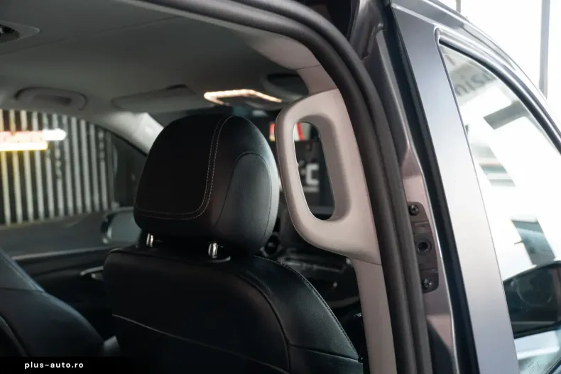 Mercedes-Benz V 300 (Clasa V) din 2022 cu 71.500 km - oferta MER196105 - foto 28