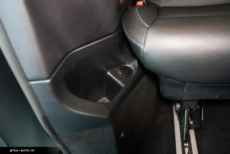 Mercedes-Benz V 300 (Clasa V) din 2022 cu 71.500 km - oferta MER196105 - foto 30