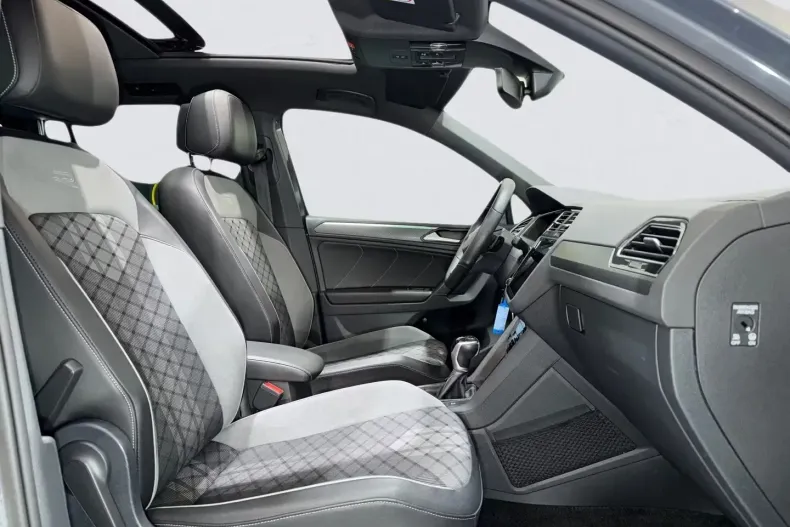 Volkswagen Tiguan din 2021 cu 71.900 km - oferta VOL196106 - foto 12