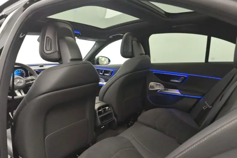 Mercedes-Benz E 200 (Clasa E) din 2025 cu 10.600 km - oferta MER196107 - foto 18