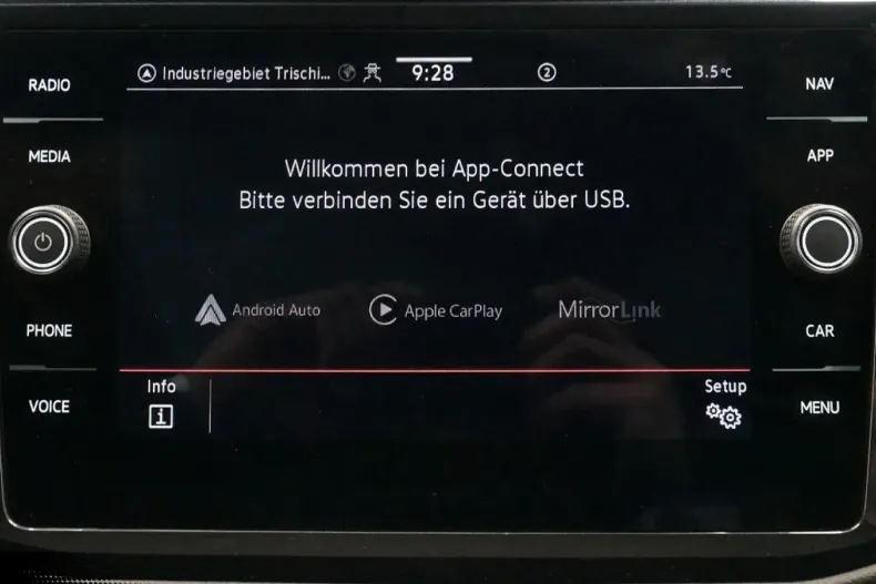 Volkswagen Tiguan din 2022 cu 46.630 km - oferta VOL196108 - foto 26