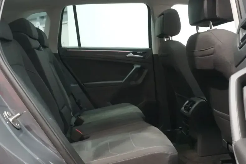 Volkswagen Tiguan din 2022 cu 46.630 km - oferta VOL196108 - foto 31