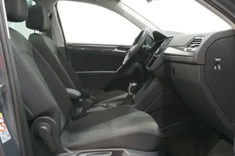 Volkswagen Tiguan din 2022 cu 46.630 km - oferta VOL196108 - foto 32