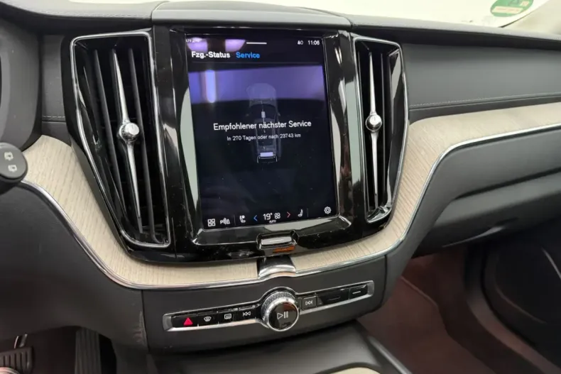Volvo XC60 din 2022 cu 145.800 km - oferta VOL196109 - foto 14