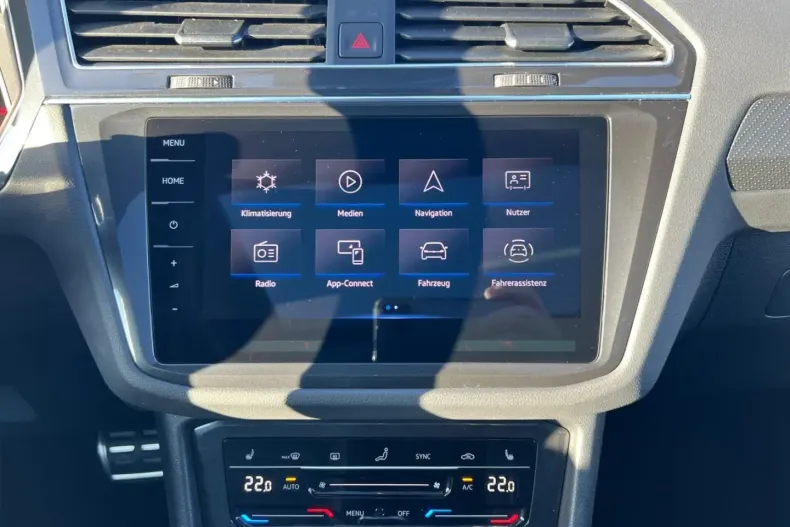 Volkswagen Tiguan din 2024 cu 42.580 km - oferta VOL196112 - foto 11