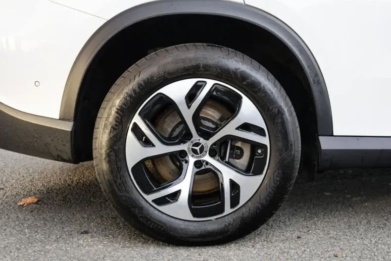 Mercedes-Benz GLC 300 (Clasa GLC) din 2025 cu 17.500 km - oferta MER196113 - foto 3