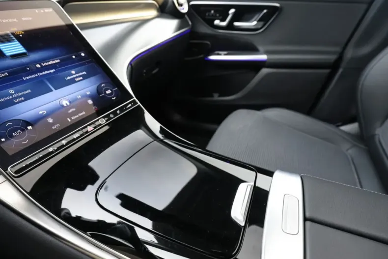 Mercedes-Benz GLC 300 (Clasa GLC) din 2025 cu 17.500 km - oferta MER196113 - foto 11