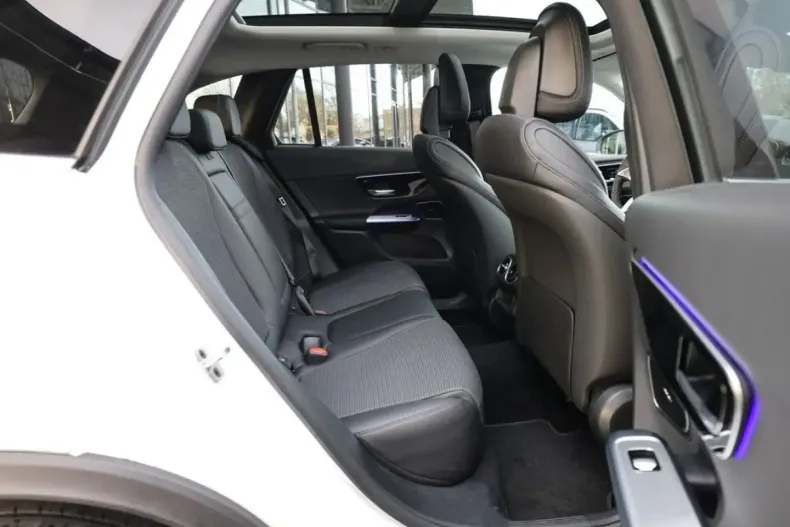 Mercedes-Benz GLC 300 (Clasa GLC) din 2025 cu 17.500 km - oferta MER196113 - foto 13