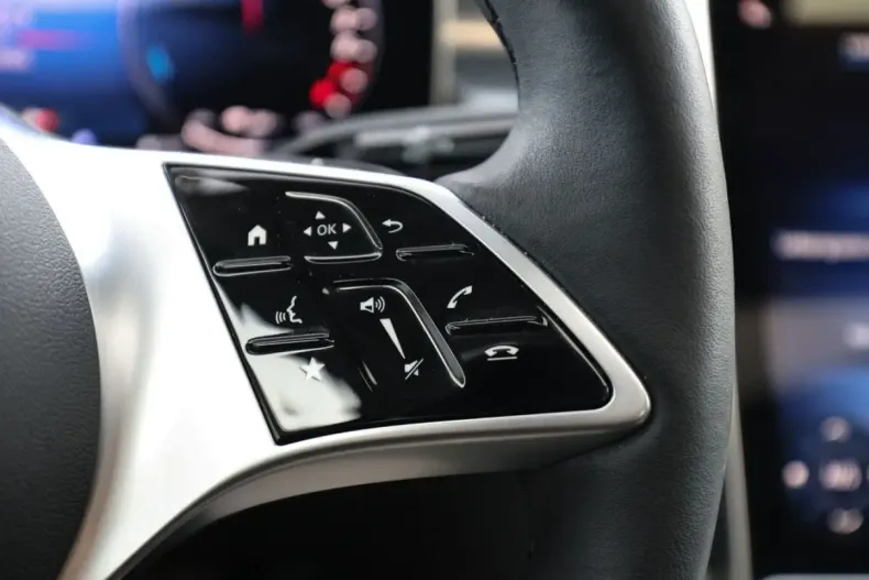 Mercedes-Benz GLC 300 (Clasa GLC) din 2025 cu 17.500 km - oferta MER196113 - foto 16