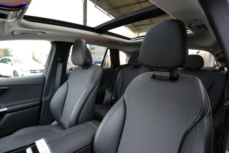 Mercedes-Benz GLC 300 (Clasa GLC) din 2025 cu 17.500 km - oferta MER196113 - foto 22