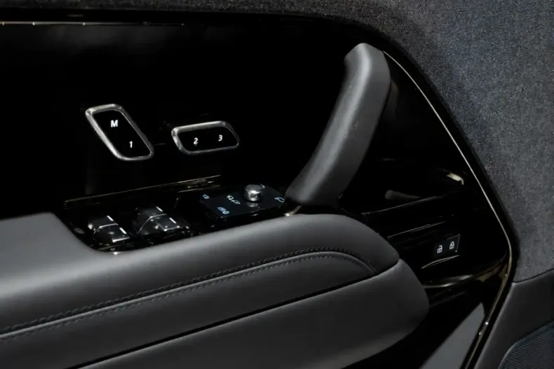 Land Rover Range Rover Sport din 2025 cu 2.595 km - oferta LAN196116 - foto 16