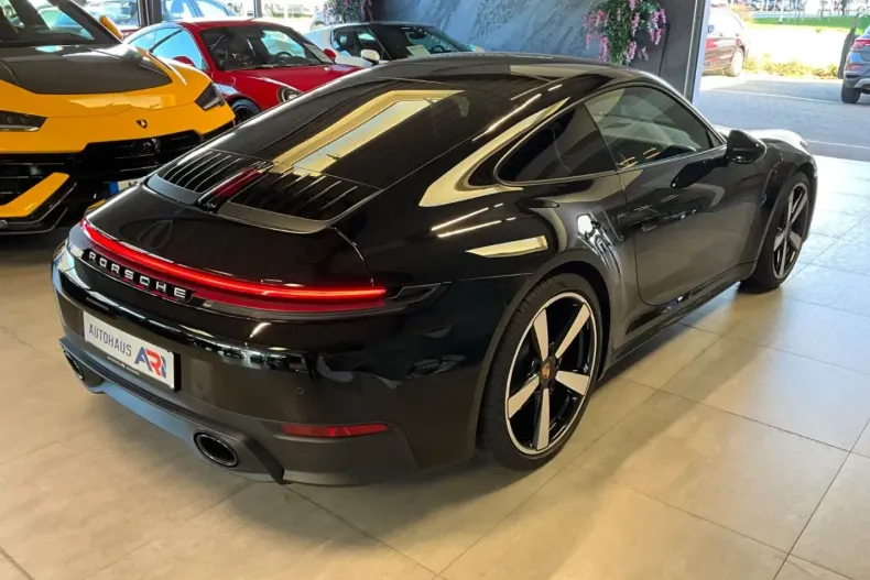 Porsche 992 din 2025 cu 2.850 km - oferta POR196145 - foto 3