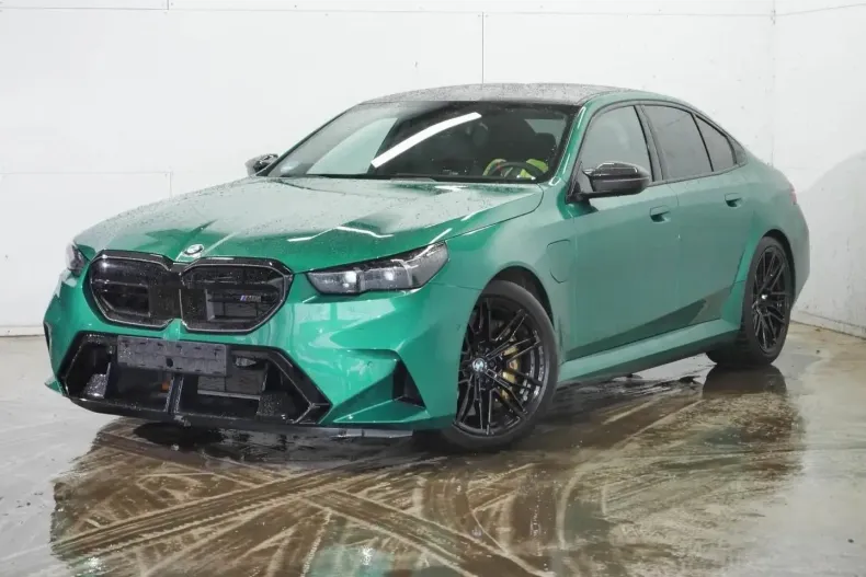 BMW M5 (Seria 5) din 2025 cu 13.600 km - oferta BMW196152 - foto 1